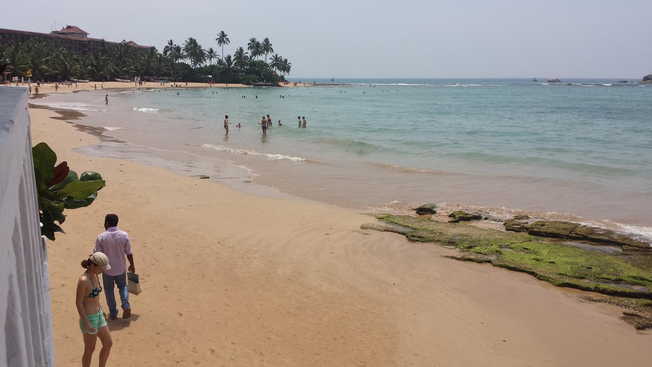 Coral Seas Beach Хіккадува Екстер'єр фото
